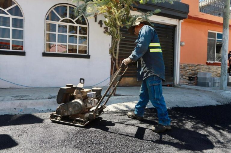 Rehabilita vialidades programa de bacheo en Saltillo