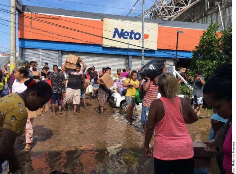 Saquean víveres en Acapulco