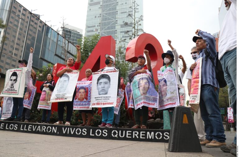 Sedena supo en tiempo real sobre desaparición de normalistas de Ayotzinapa