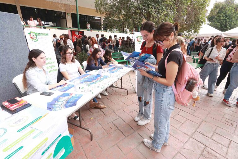 Aprovecha comunidad universitaria de la UA de C la Jornada Universitaria Mejora Coahuila