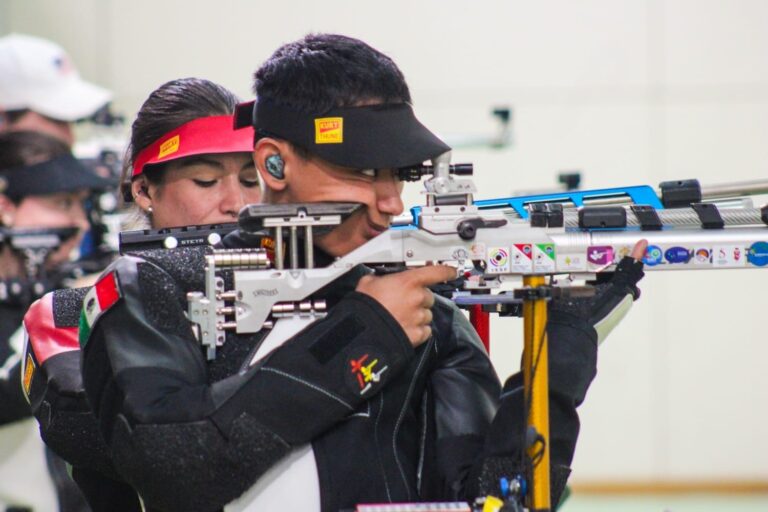 Coahuilense Edson Ramírez se despide de Santiago 2023 con Plata en Equipos Mixtos