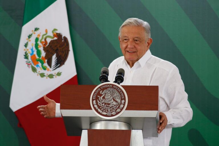 Confía AMLO en que Biden no construya más muro