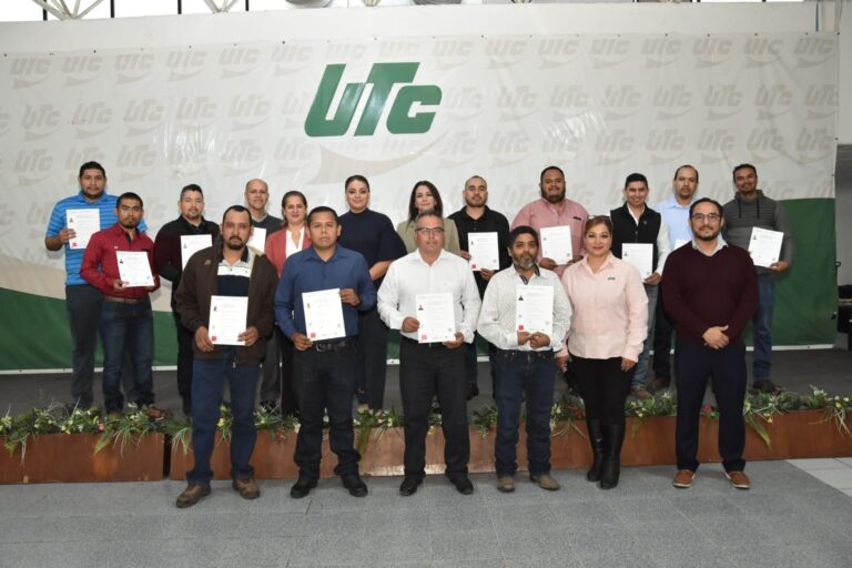 Entregan en la UTC certificaciones al Clúster de la Industria Automotriz de Coahuila