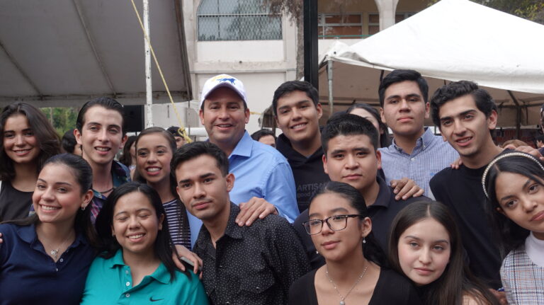 Lleva Javier Díaz Jornada Mejora a estudiantes de la UA de C en Saltillo