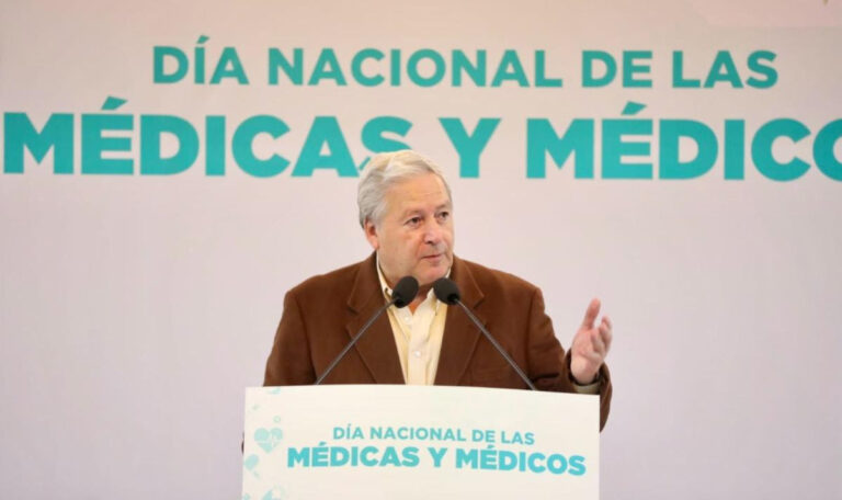 Mejorará Chema Fraustro sueldo a personal médico