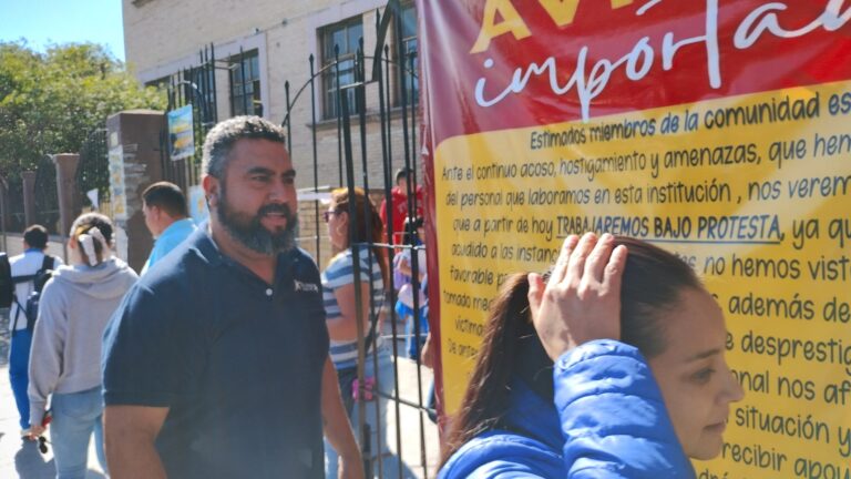 Piden detener acoso hacia maestros de la escuela Miguel López en Saltillo por parte de madre de familia