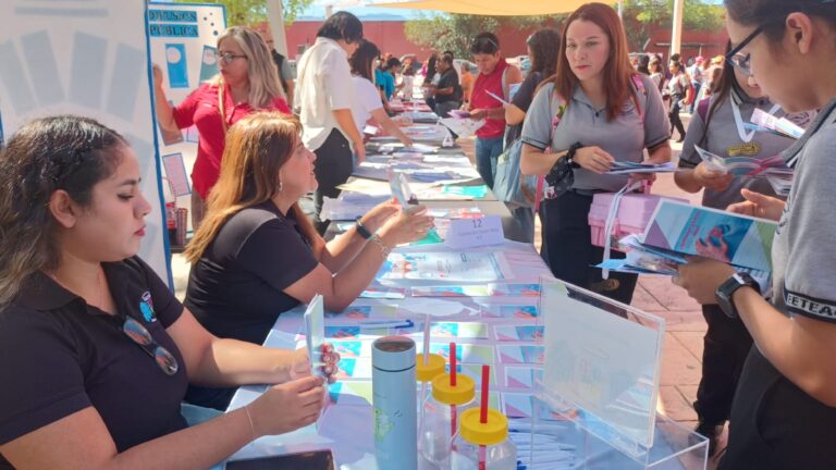 Realizan Feria de la Salud Mental en la Presidencia Municipal de Saltillo