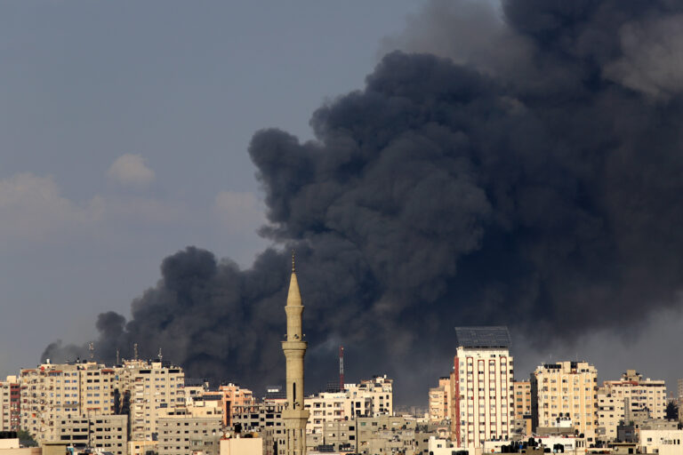 Siria denuncia ataques a sus aeropuertos por parte del ejército israelí