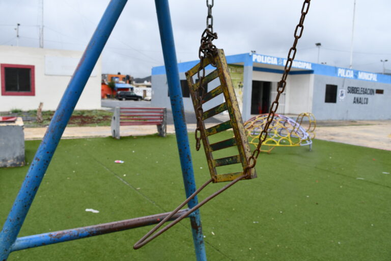 Vandalismo en plaza Tula afecta área de juegos y gimnasio urbano