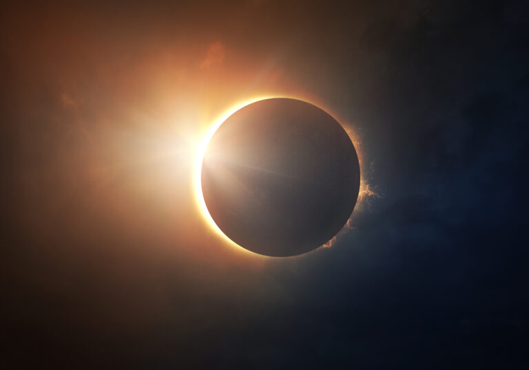 Ver un eclipse, privilegio que implica responsabilidad