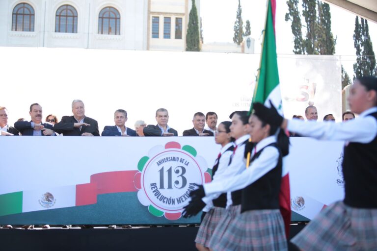 Preside Miguel Riquelme desfile conmemorativo al 113 Aniversario de la Revolución Mexicana