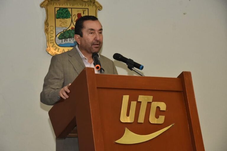 Alumnos de UTC se benefician con talleres y conferencias en seminario de logística 