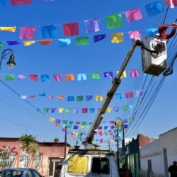 Comienza decoración de calles en Ramos Arizpe para celebrar el Día de Muertos 2