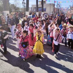 Con desfile, alumnos de primaria “Eufrasio Sandoval” conmemoran 113 aniversario de la Revolución Mexicana 6