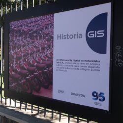 Con exposición fotográfica en rejas del Ateneo, celebra Grupo Industrial Saltillo 95 años de historia15