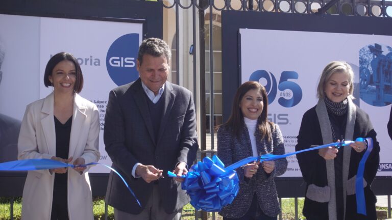 Con exposición fotográfica en rejas del Ateneo, celebra Grupo Industrial Saltillo 95 años de historia