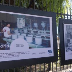 Con exposición fotográfica en rejas del Ateneo, celebra Grupo Industrial Saltillo 95 años de historia9