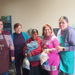 Cumplen servidores de la Parroquia de San Charbel ocho años de apoyar con alimento a familiares de pacientes hospitalizados