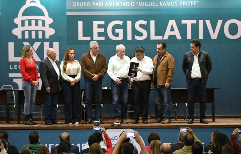 Diputados locales del PRI en la Laguna presentan informe legislativo y de gestión