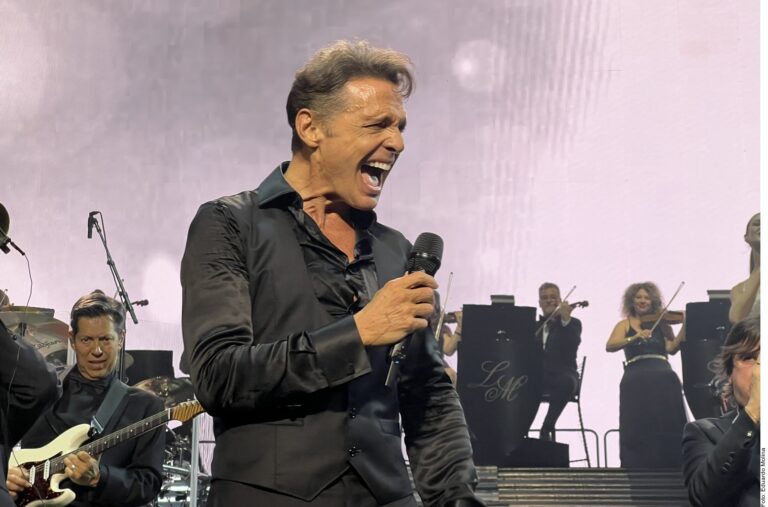 Dona Luis Miguel 10 mdp para afectados de Acapulco