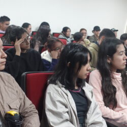 En conferencia ante estudiantes de Economía, destaca Javier Díaz González estabilidad de Coahuila 6