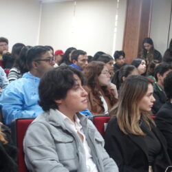 En conferencia ante estudiantes de Economía, destaca Javier Díaz González estabilidad de Coahuila 7
