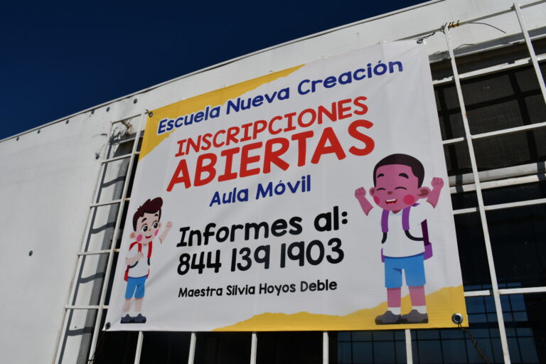 Habilitan aulas móviles en escuela primaria de Ramos Arizpe que está en construcción; inscripciones continúan abiertas 