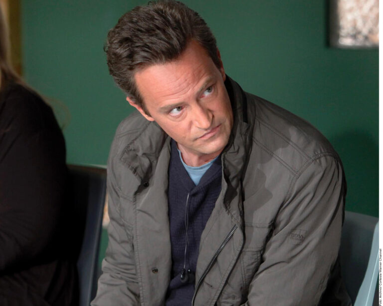 Indagan posible robo y homicidio por muerte de Matthew Perry