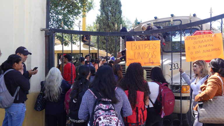 Alumnos toman instalaciones de la Narro, exigen se reactive y mejore servicio de comedor 