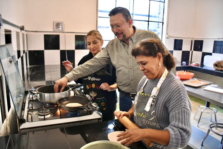 Con taller de panadería DIF Ramos Arizpe fomenta las tradiciones mexicanas