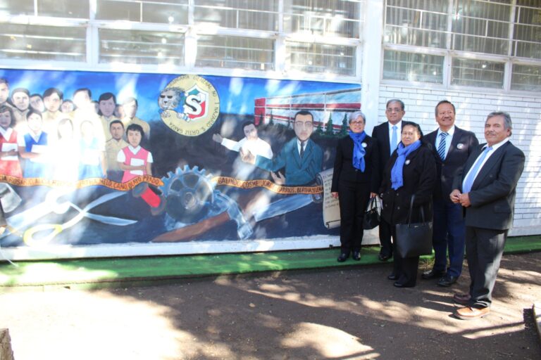 Develan mural conmemorativo en la Escuela Secundaria General No.1 “Nazario Silvestre Ortiz Garza”, en Saltillo