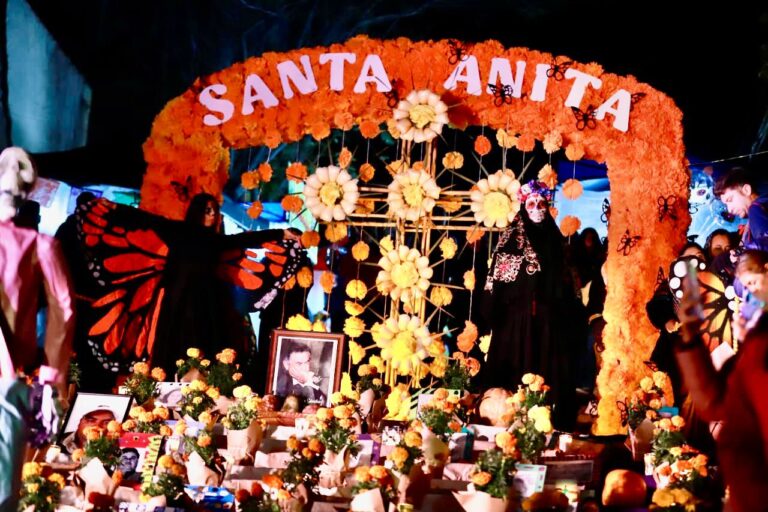 Inauguran Altar Monumental en Santa Anita