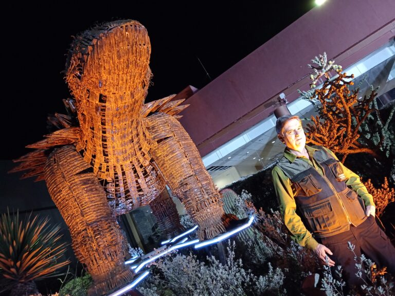 Instalan en Museo del Desierto de Saltillo escultura hecha con armas de fuego