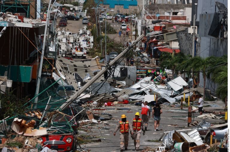 “Otis” acabó con 8 de cada 10 restaurantes en Acapulco