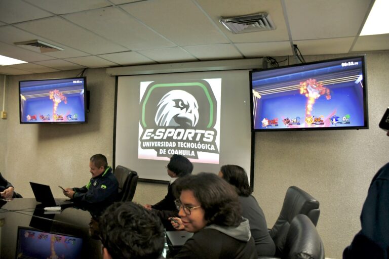 Presentan alumnos y maestros de UTC club y academia ‘E-Sports’ 