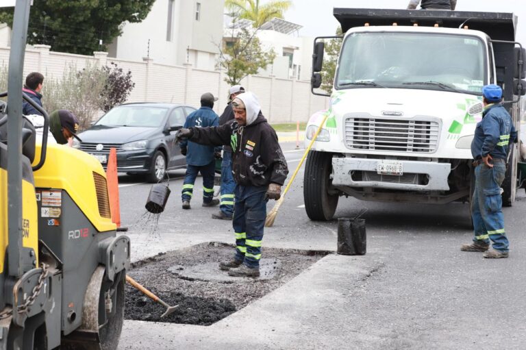 Reanudan trabajos de bacheo en Saltillo