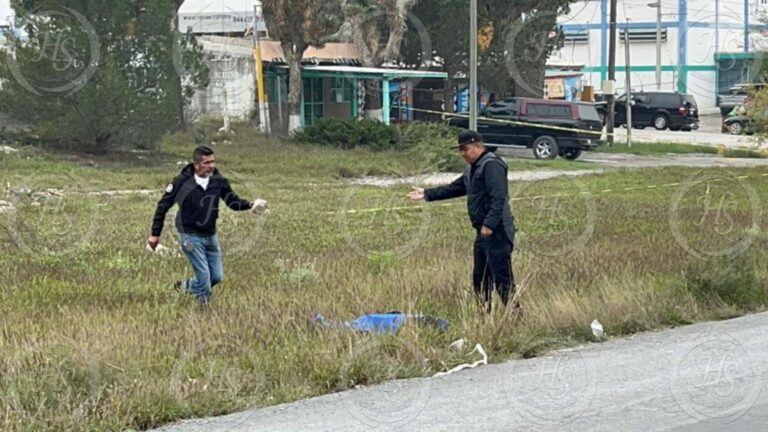 Hallan a hombre sin vida; se presume fue atropellado