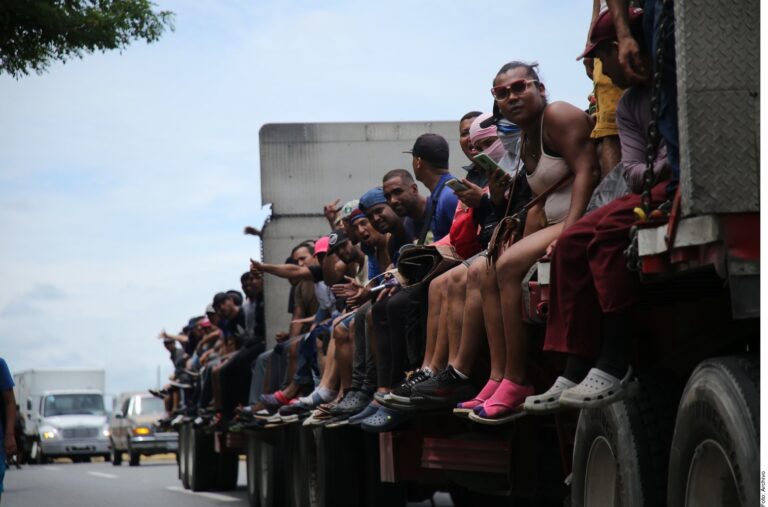 Somos 6 mil, vamos a demostrarlo, reviran en caravana