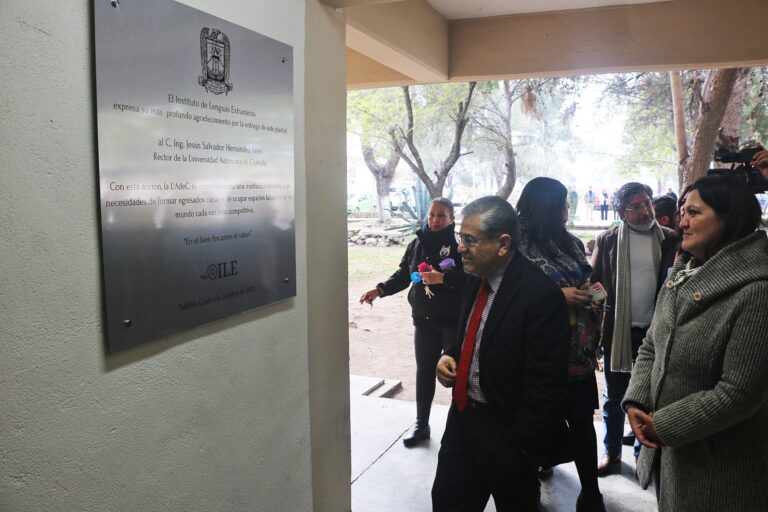 Supervisa rector de la UAdeC el avance de obras en el Instituto de Lenguas Extranjeras en donde serán las oficinas del CIICYT