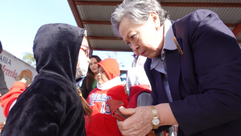 Benefician Clubes Rotarios, Cáritas de Saltillo y Fundación Devlin a estudiantes de primaria con lentes gratuitos 