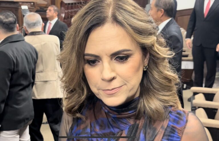 Confirma Hilda Flores integración al equipo de Manolo Jiménez