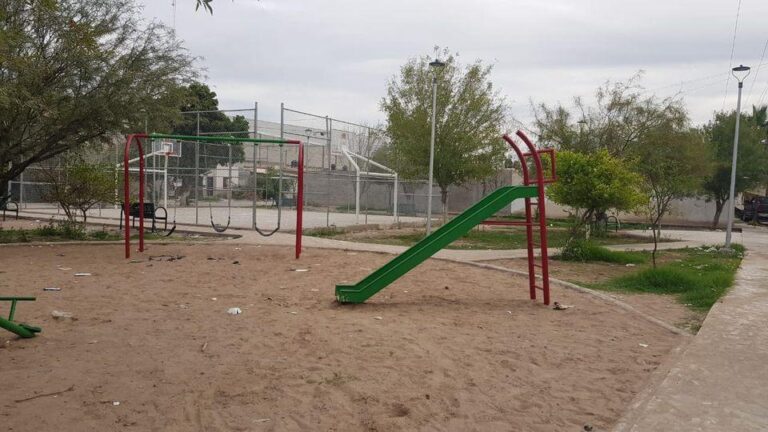 Construyen parques públicos en colonias de Torreón