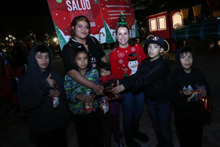 Desea María Bárbara Cepeda una feliz navidad a familias saltillenses