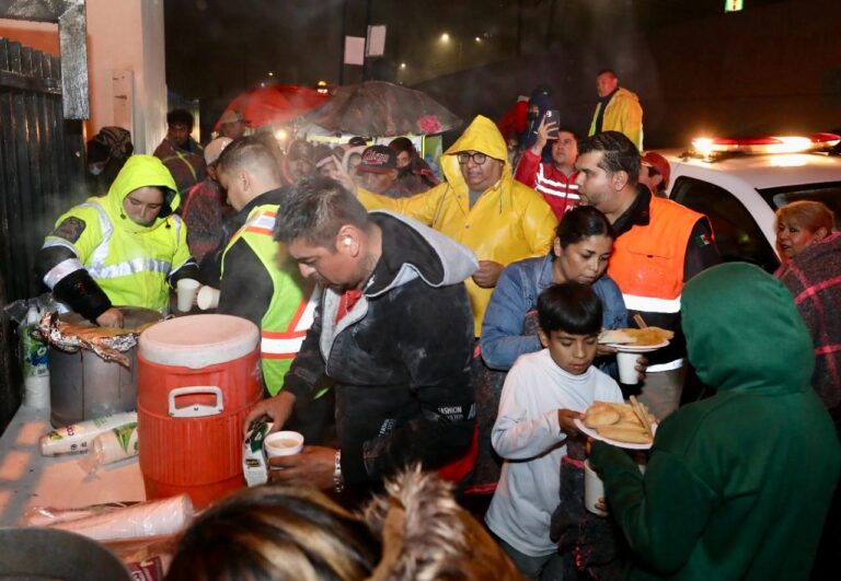 Destacan PC y Bomberos de Saltillo por su vocación: Chema Fraustro