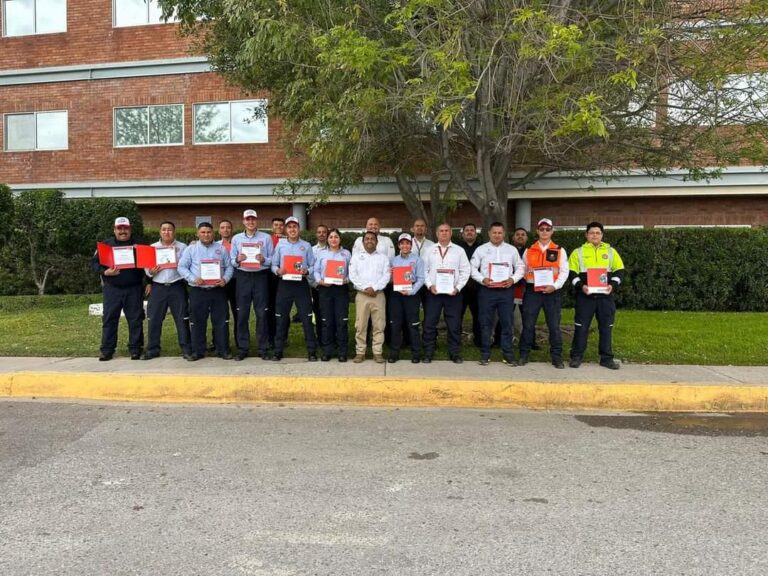 Elementos de Tránsito y de Protección Civil de Torreón concluyen curso de inglés turístico