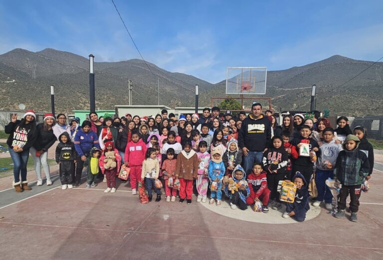 Estudiantes del IMARC Ramos Arizpe apadrinan a niñez del campo; realizan posada y entrega de regalos