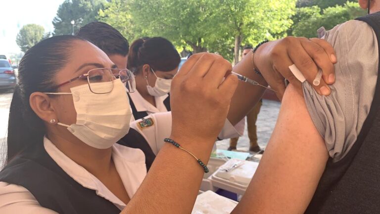 Llaman a población abierta a aplicarse la vacuna contra la influenza