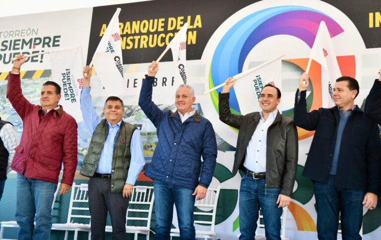 Manolo Jiménez y Román Cepeda dan banderazo de inicio a la obra del Giro Independencia