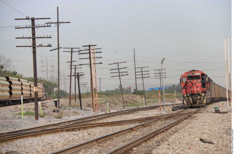 Restablecen cruces ferroviarios en frontera con Texas