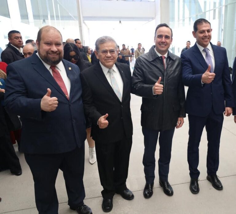 La UA de C es un gran orgullo para Coahuila: Manolo